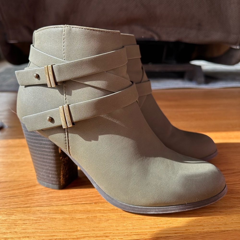 Charlotte Russe Army green heeled booties